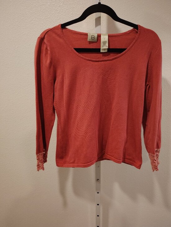 Belongings Tops - Belongings Women's Top Size Medium Lace Trim Scoop Neck Pink